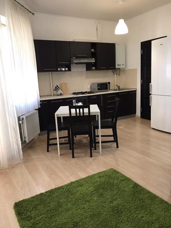 Gil Apartments, Квартира Студия В Самом Центре Пл Петефи Užhorod Exteriér fotografie