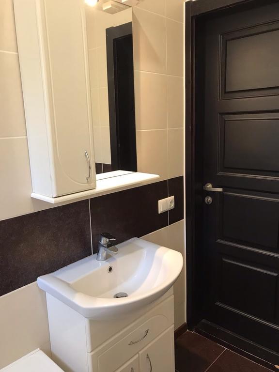 Gil Apartments, Квартира Студия В Самом Центре Пл Петефи Užhorod Exteriér fotografie