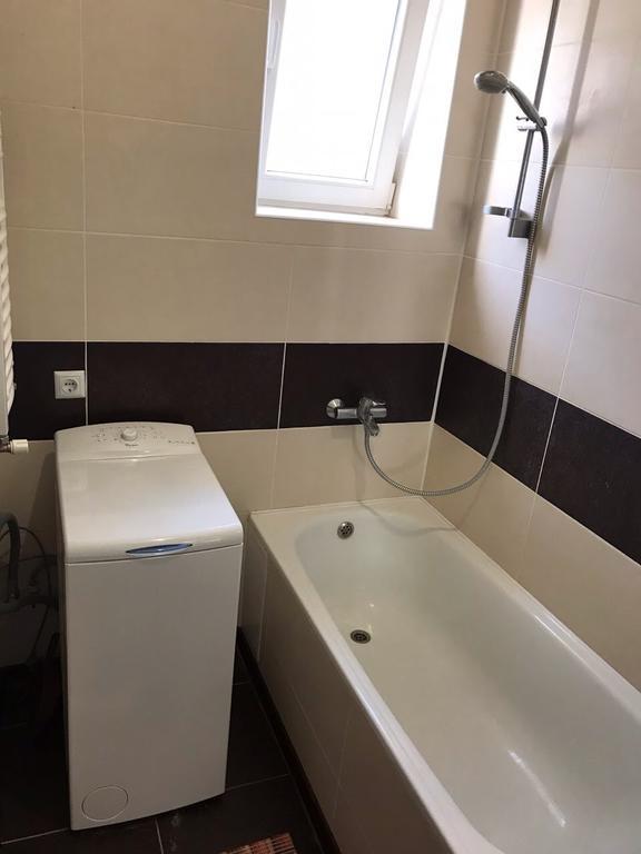 Gil Apartments, Квартира Студия В Самом Центре Пл Петефи Užhorod Exteriér fotografie